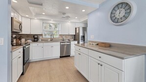 Private kitchen - Horizons West Villa A-5 - Steps Away from #1 Crescent Beach (Sarasota)