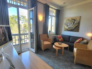 TV - (63) 2-room apartment Ostseeallee - Apartment house Sonnenresidenz I (Kühlungsborn)