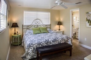 2 slaapkamers, een strijkplank/strijkijzer, gratis wifi, beddengoed