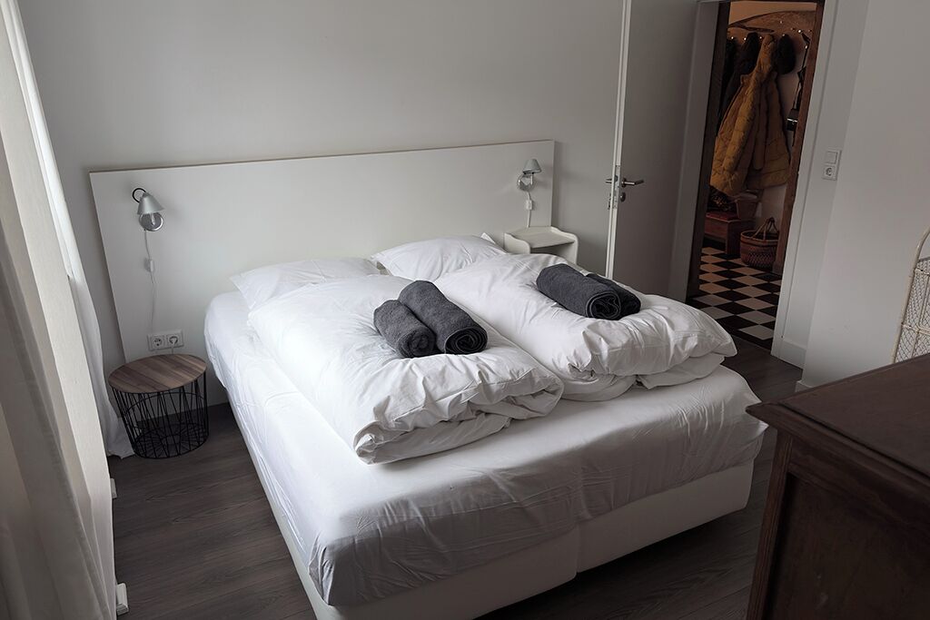 6 slaapkamers, een kluis op de kamer, een strijkplank/strijkijzer