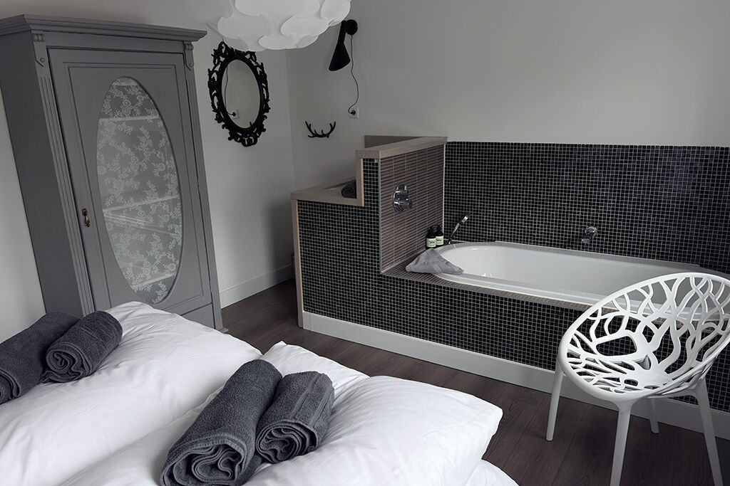 6 Schlafzimmer, Zimmersafe, Bügeleisen/Bügelbrett, kostenloses WLAN