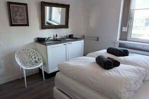 6 Schlafzimmer, Zimmersafe, Bügeleisen/Bügelbrett, kostenloses WLAN