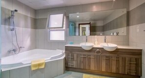 別墅, 3 間臥室 | 浴室 | 淋浴/浴缸二合一、全浸式浴缸、水療按摩蓮蓬頭、吹風機