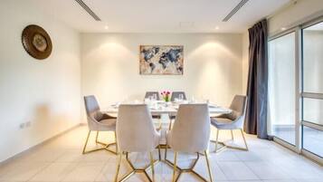 Villa, 3 Bedrooms | In-room dining
