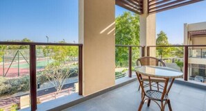 Biệt thự, 3 phòng ngủ | Ban công