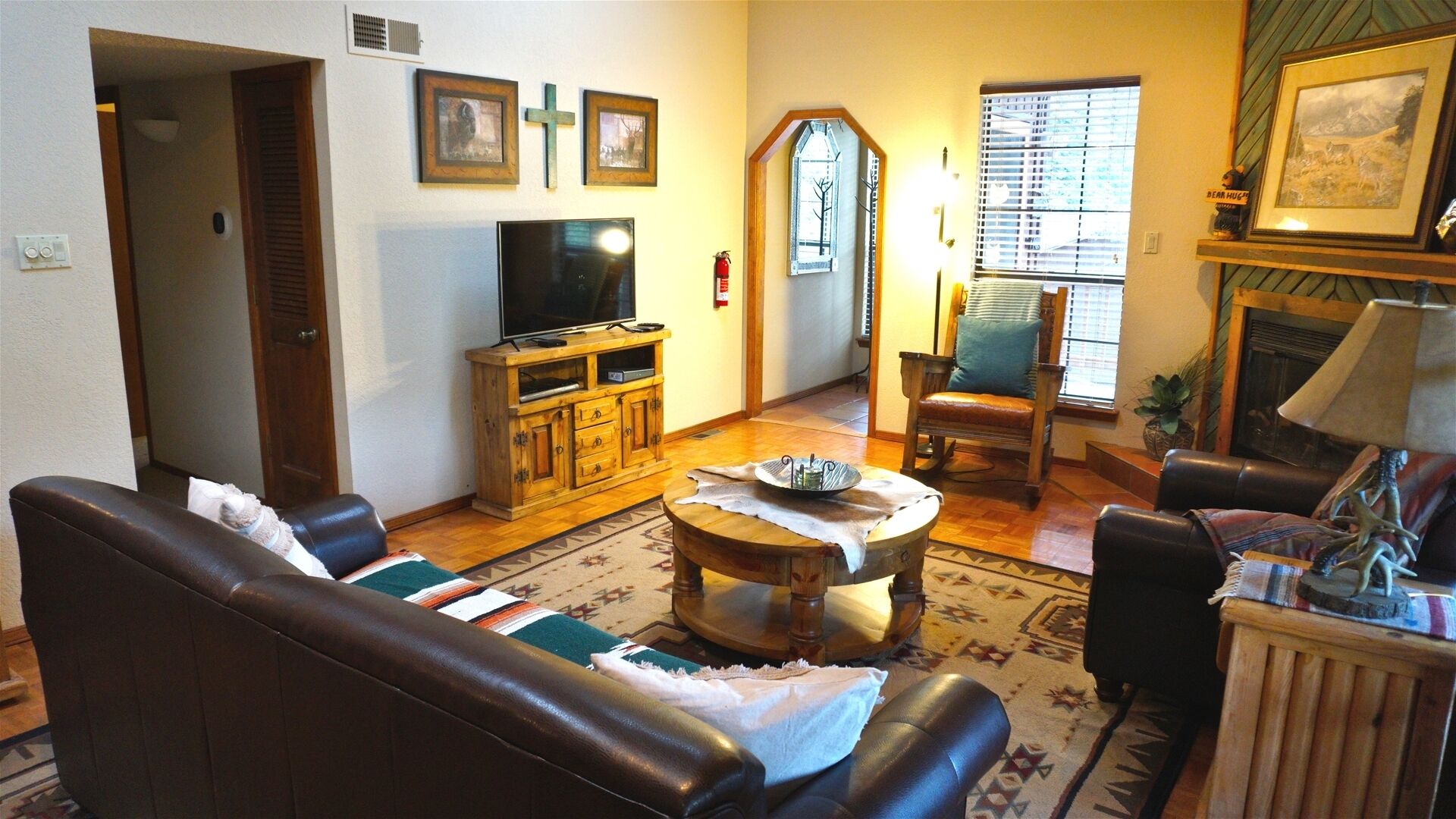 Peaceful Pines Cabin - Two Bedroom Cabin