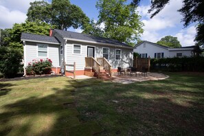 Exterior - Convenient to everything!! (Cartersville)