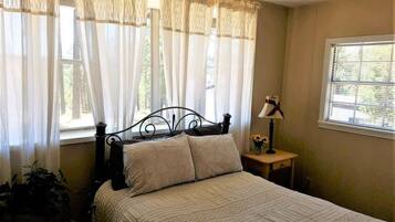 2 slaapkamers, een strijkplank/strijkijzer, wifi, beddengoed