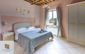 6 Schlafzimmer, Zimmersafe, Bügeleisen/Bügelbrett, WLAN