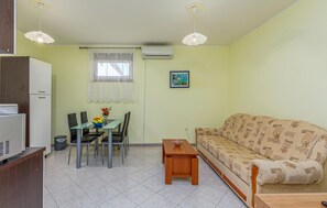 TV - Nice apartment in Pula with WiFi (Pula)