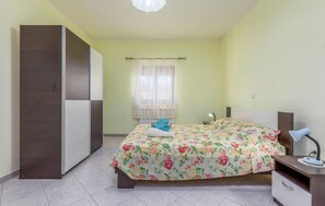 1 bedroom, free WiFi, bed sheets - Lovely apartment in Pula with WiFi (Pula)