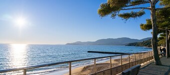 Beautiful Villa ★★★★, air-conditioned, private pool, 4 bedrooms, close beaches