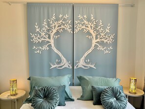 4 Schlafzimmer, Zimmersafe, Schreibtisch, Bügeleisen/Bügelbrett