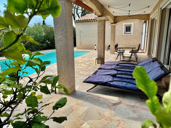 Outdoor pool, a heated pool