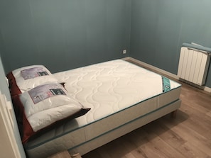 4 habitaciones, tabla de planchar con plancha y wifi gratis 