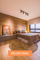 Espacio para trabajar con laptop, cortinas blackout y wifi gratis 