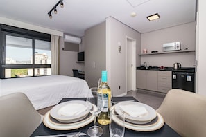 Deluxe Apartment | Laptop workspace, blackout curtains, free WiFi - Century Park by My Way (Porto Alegre)