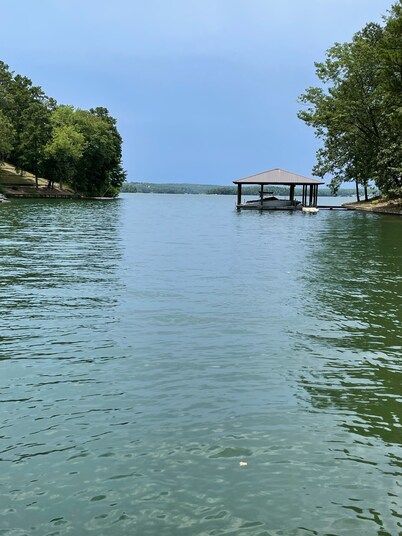 Mid lake, pet friendly 4 bedroom, 3 bath with protected swim area