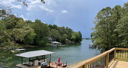 Mid lake, pet friendly 4 bedroom, 3 bath with protected swim area