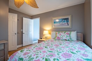 6 habitaciones, tabla de planchar con plancha, wifi y ropa de cama 