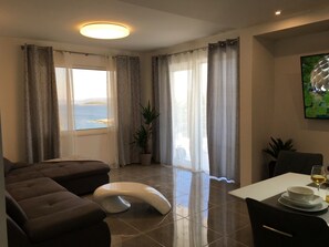 TV - Holiday Hvar LUX 2.  (Vrbanj)