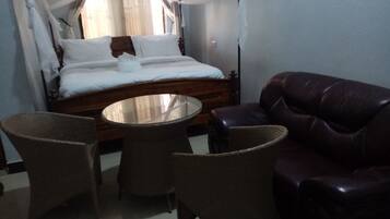 Laptop workspace, free WiFi