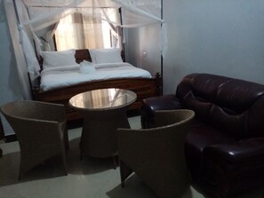 Laptop workspace, free WiFi - Buzwagi View Hotel (Kahama)