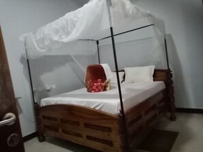 Laptop workspace, free WiFi - Buzwagi View Hotel (Kahama)