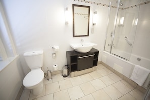 Bathroom - Buckerell Lodge Hotel (Exeter)