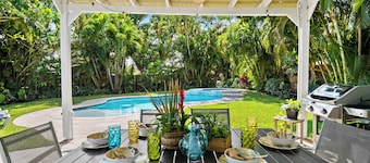 Welcome to Serendipity, A Hidden Gem in the Poinsettia Heights Neighborhood!!