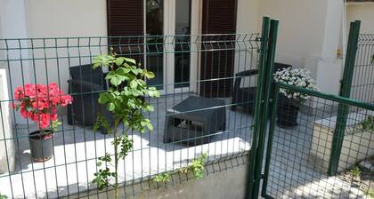 Pigneto apartment villini Dackins house