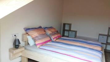 1 chambre, lit parapluie, Wi-Fi gratuit, draps fournis