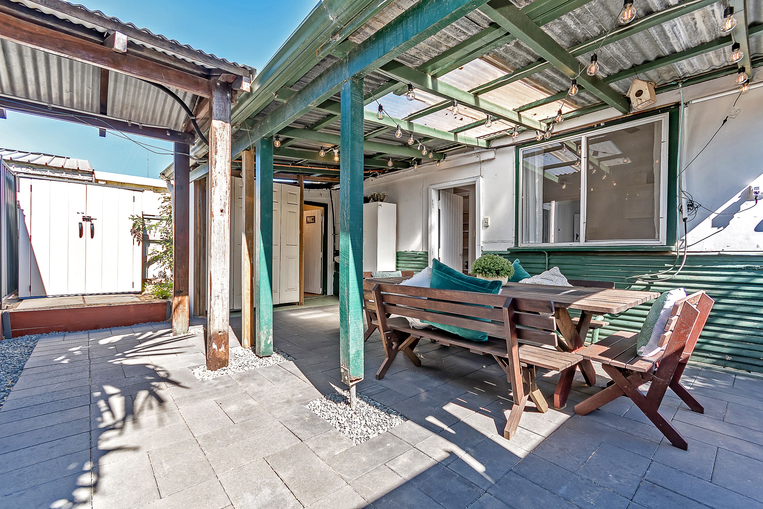 100 Year Old Cottage walking distance from Shops and Cafes.  — image 29