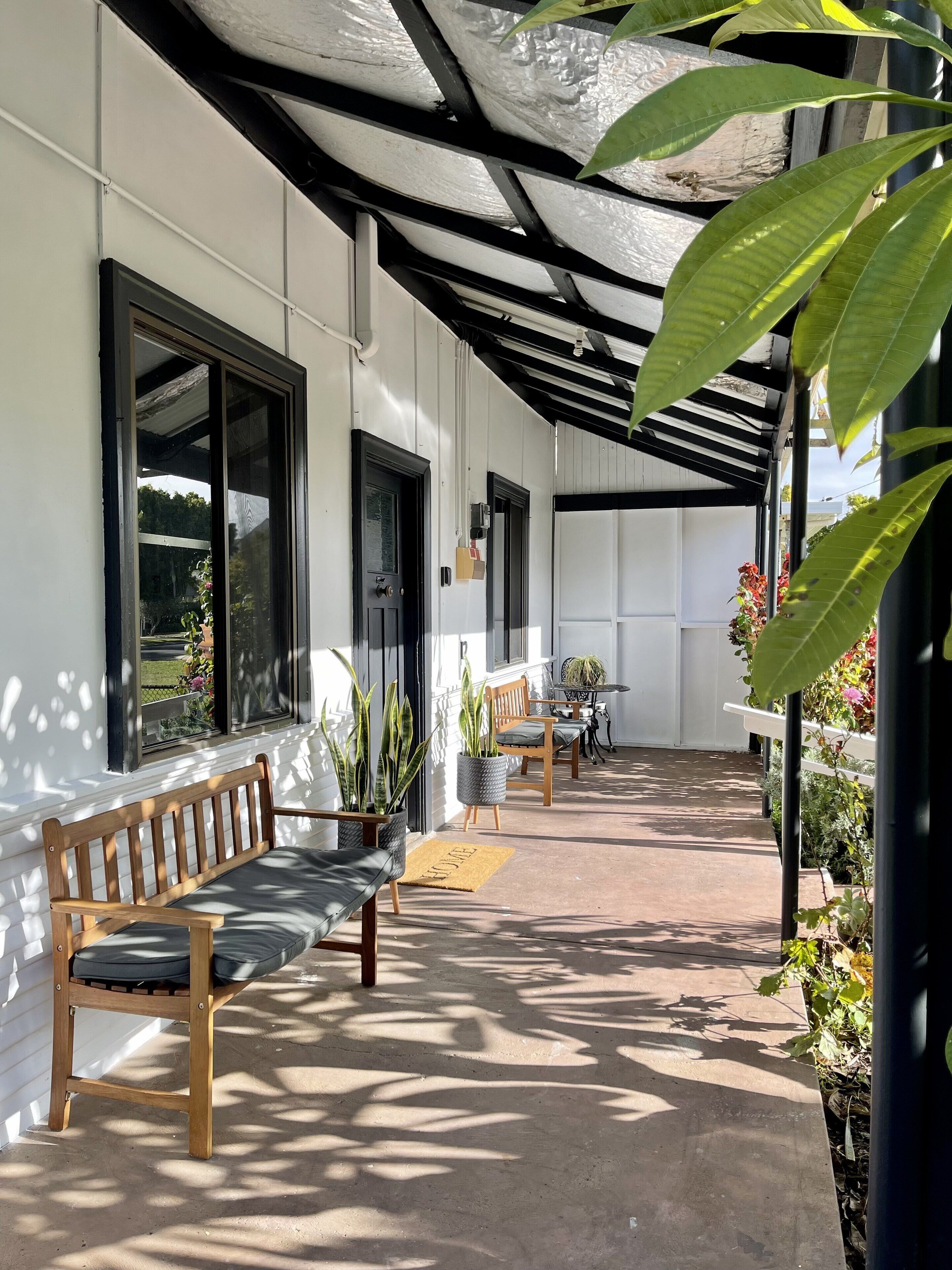 100 Year Old Cottage walking distance from Shops and Cafes.  — image 2