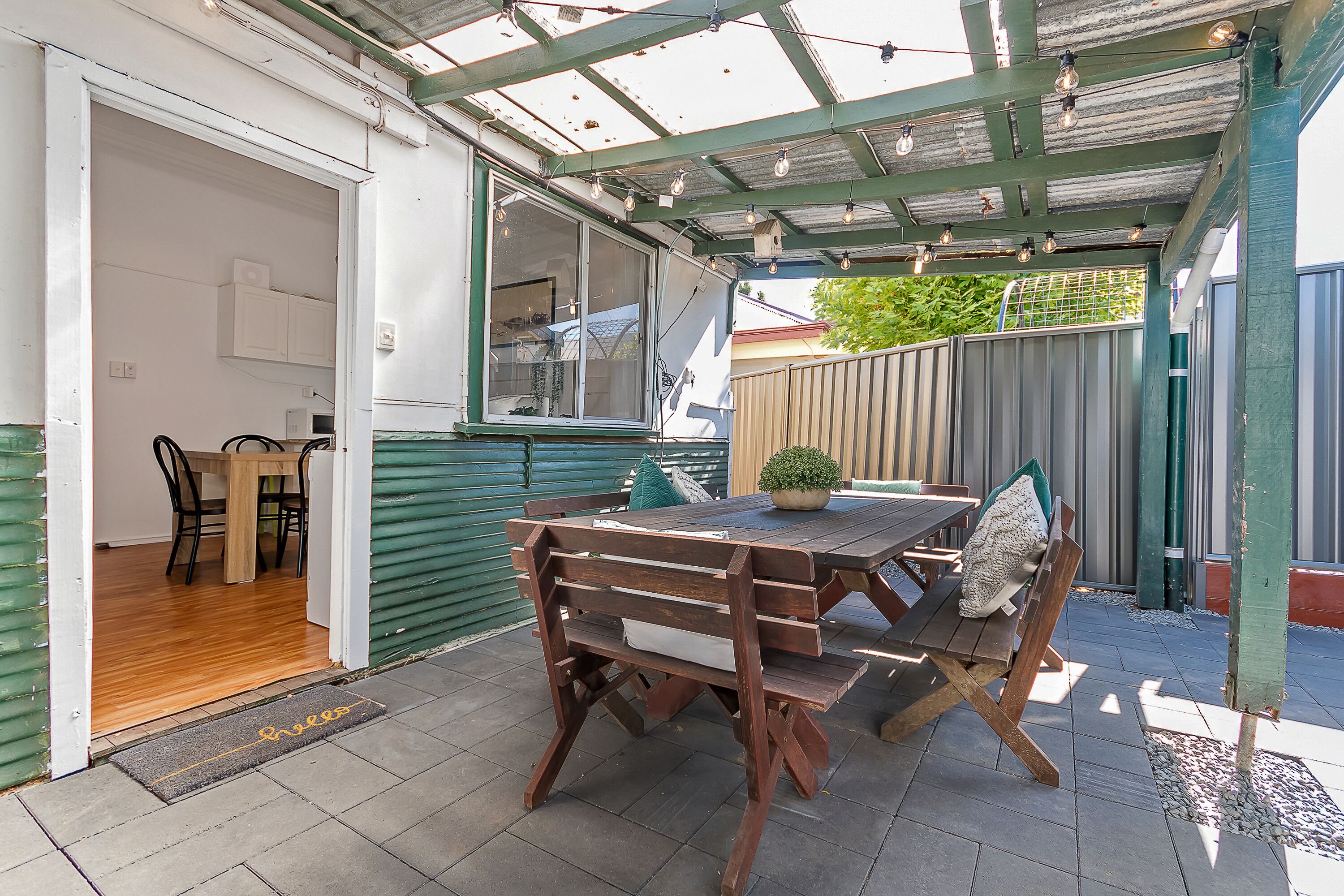 100 Year Old Cottage walking distance from Shops and Cafes.  — image 27