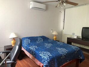 2 bedrooms, desk, iron/ironing board, travel crib