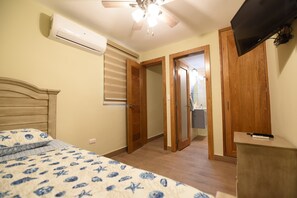 3 habitaciones, tabla de planchar con plancha, wifi y ropa de cama 