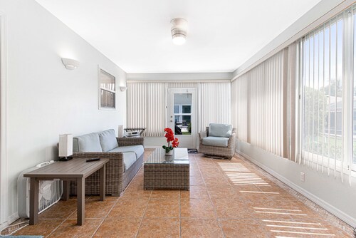 Comfortable Cottage With A Golf Cart - NOT LISTED ON FACEBOOK