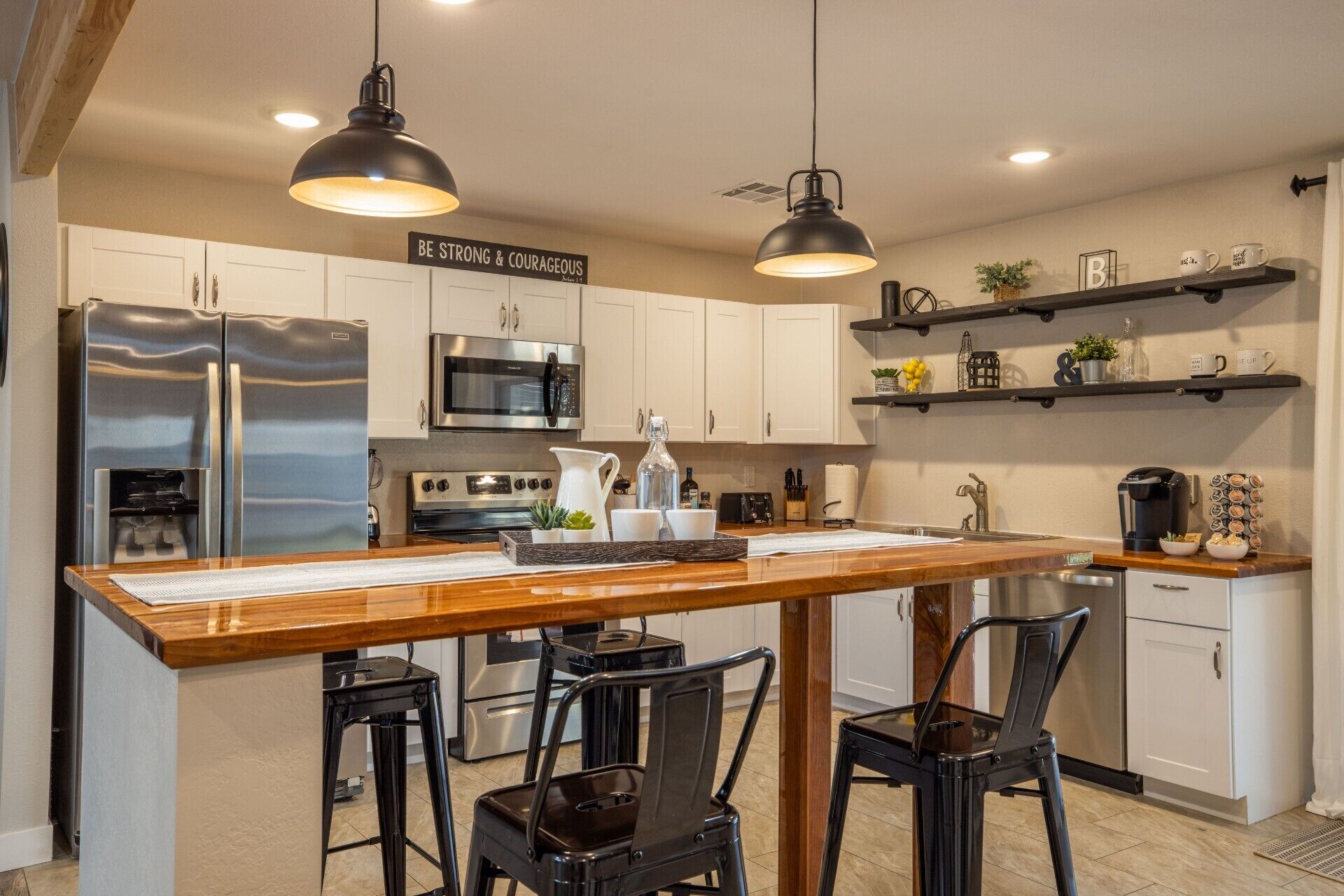 Vibrant Scottsdale Retreat: Nightlife, Golf, Heated Pool