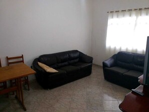 Living area - Quiet House (Seasonal and weekend rentals) (SP)