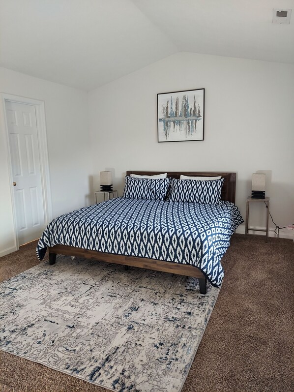 4 bedrooms, desk, iron/ironing board, free WiFi