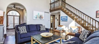 Luxury Plaza House. Amazing Property.