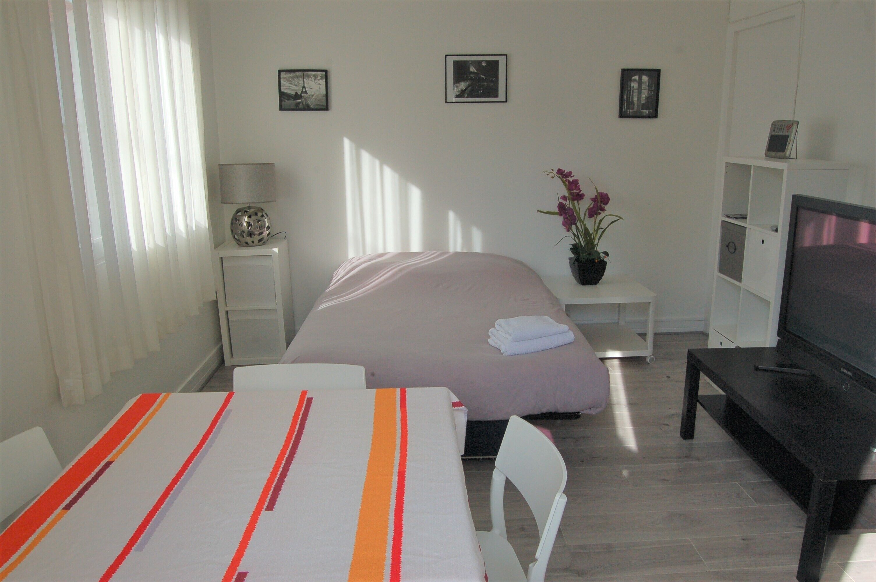 T2 45 m² independent on private driveway at the gates of Paris (1 to 6 people)