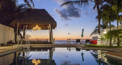 ***Stunning Oceanfront 5 BDRM Villa With Amazing Views Of The Caribbean Sea!***