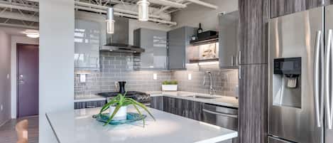 Fridge, microwave, oven, stovetop