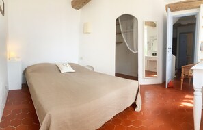 3 habitaciones, tabla de planchar con plancha y wifi 