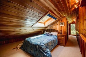 5 bedrooms, iron/ironing board, free WiFi, bed sheets - Your Dream Getaway - Large Cabin in Coeur D'Alene (Coeur d'Alene)