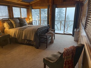5 bedrooms, iron/ironing board, free WiFi, bed sheets - Your Dream Getaway - Large Cabin in Coeur D'Alene (Coeur d'Alene)