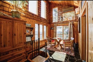 Interior - Your Dream Getaway - Large Cabin in Coeur D'Alene (Coeur d'Alene)