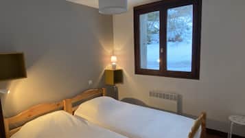 3 slaapkamers, een kluis op de kamer, een strijkplank/strijkijzer